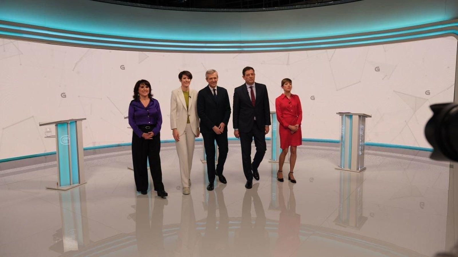 Isabel Faraldo, Ana Pontón, Alfonso Rueda, José Ramón Gómez Besteiro y Marta Lois, en el plató.