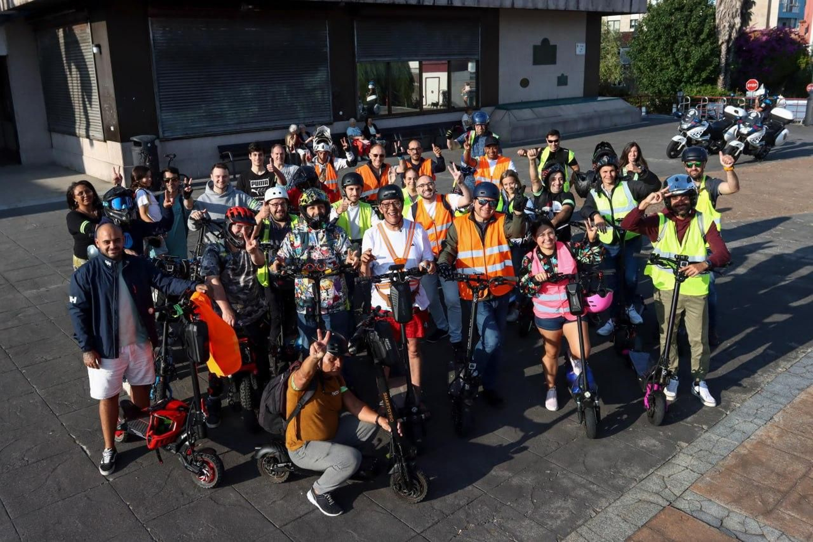 La marcha lúdico-reivindicativa salió ayer de Praza do Rei hasta Samil por los carriles-bici de Camelias y Castelao.