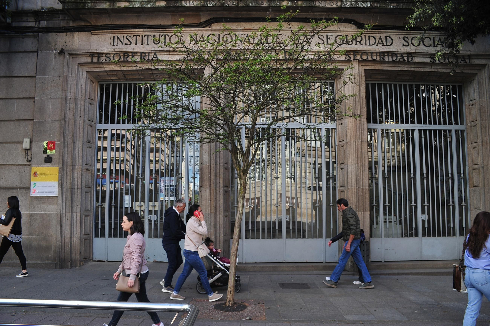 Edificio de la Seguridad Social en la ciudad de Ourense.