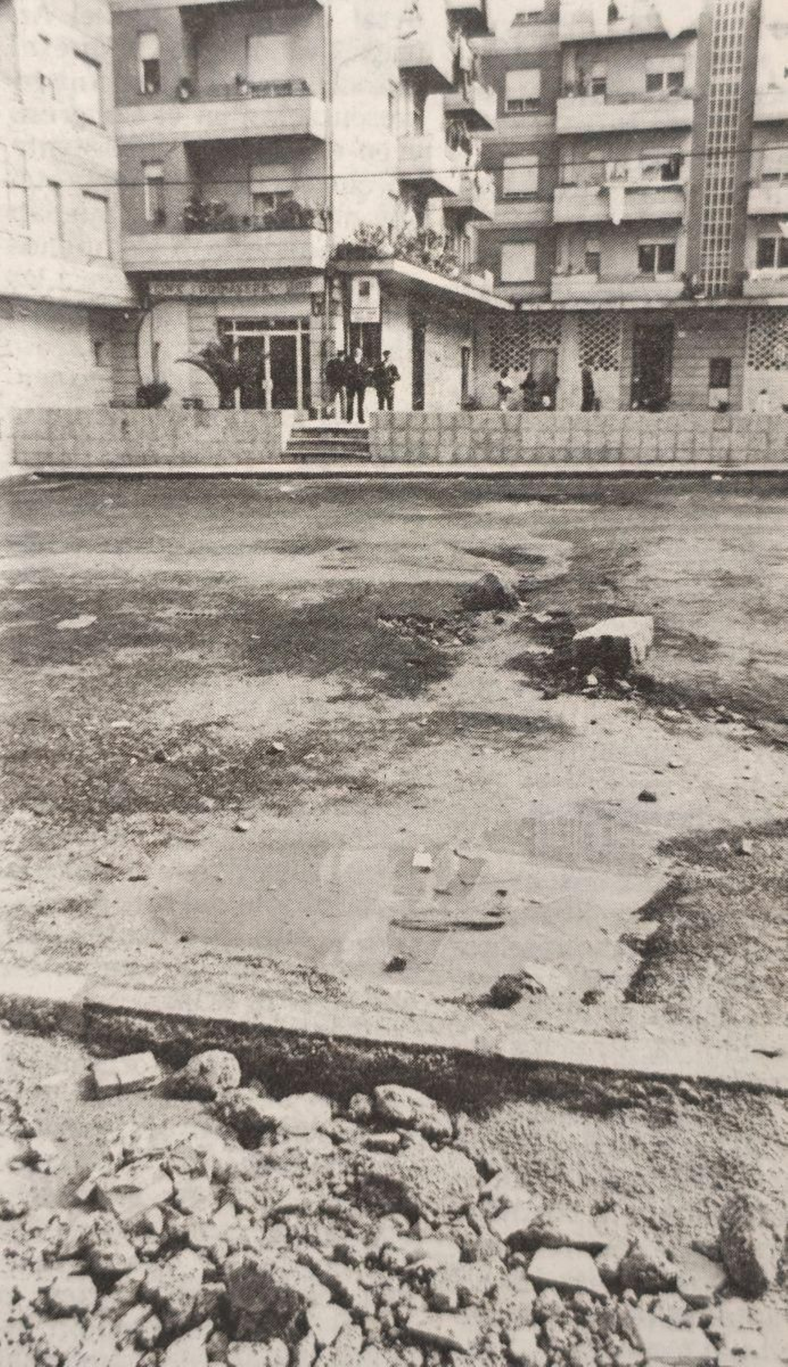 La calle que se hunde en Las Camelias.