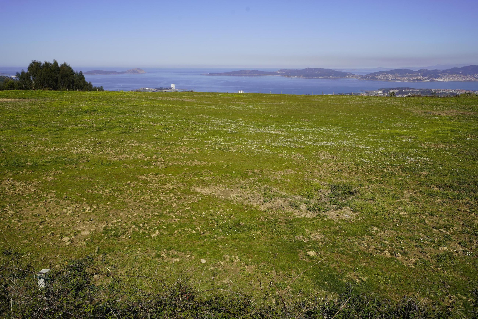 El Zondal, hoy, una superficie verde. Antes, el mayor basurero de Galicia.