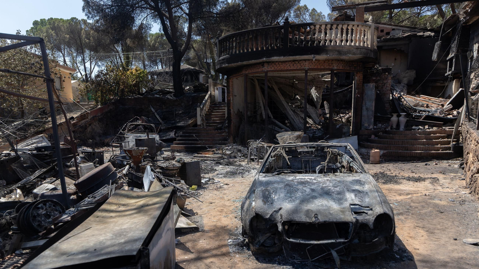 Zonas calcinadas tras el paso del incendio de la Sierra Oeste de Madrid, a 30 de julio de 2026, en Pelayos de la Presa, Madrid