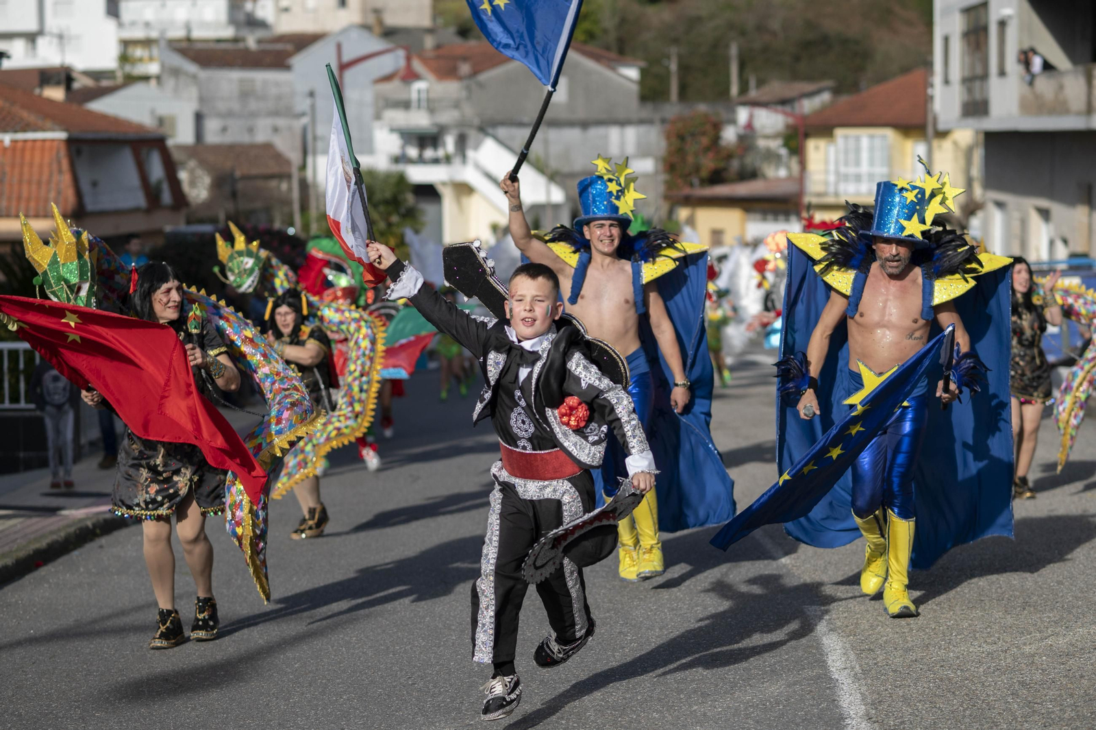 Galería | O Zamaruco dixo adeus ao Entroido en Cortegada o Entroido coas súas comparsas