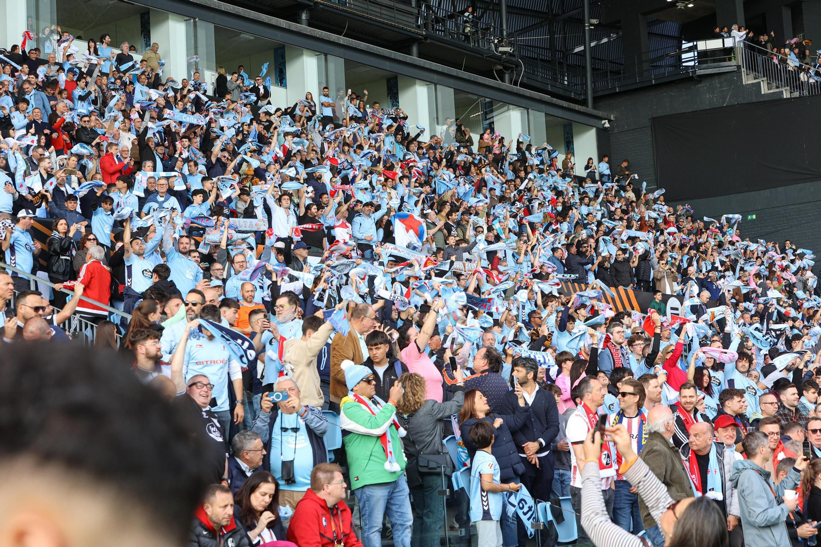 Galería | La goleada del Friburgo puso fin al sueño europeo del Celta