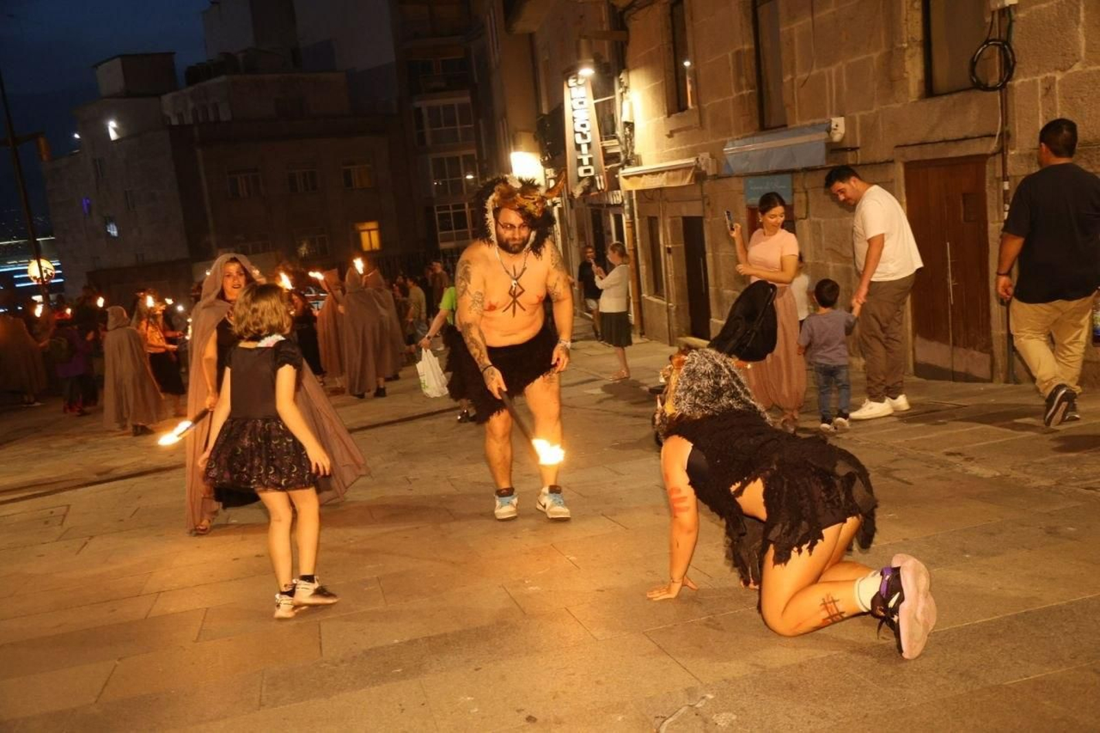 Galería | Las hogueras de San Xoán encienden Vigo y su área