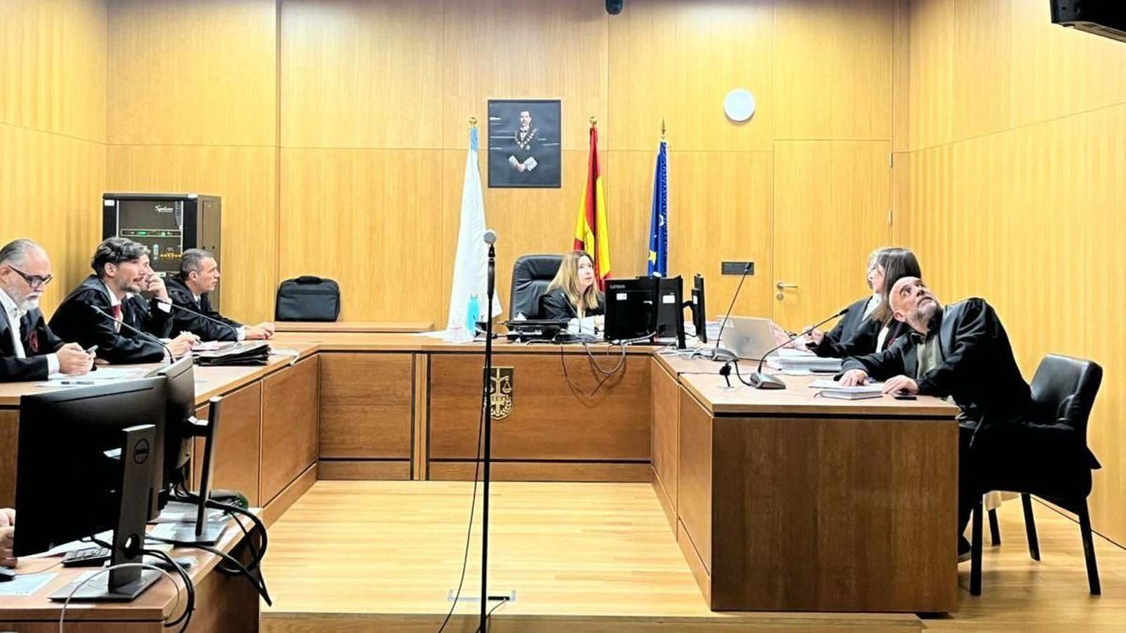 Los abogados presentes este viernes en la negociación. Sus clientes comparecieron por videoconferencia.