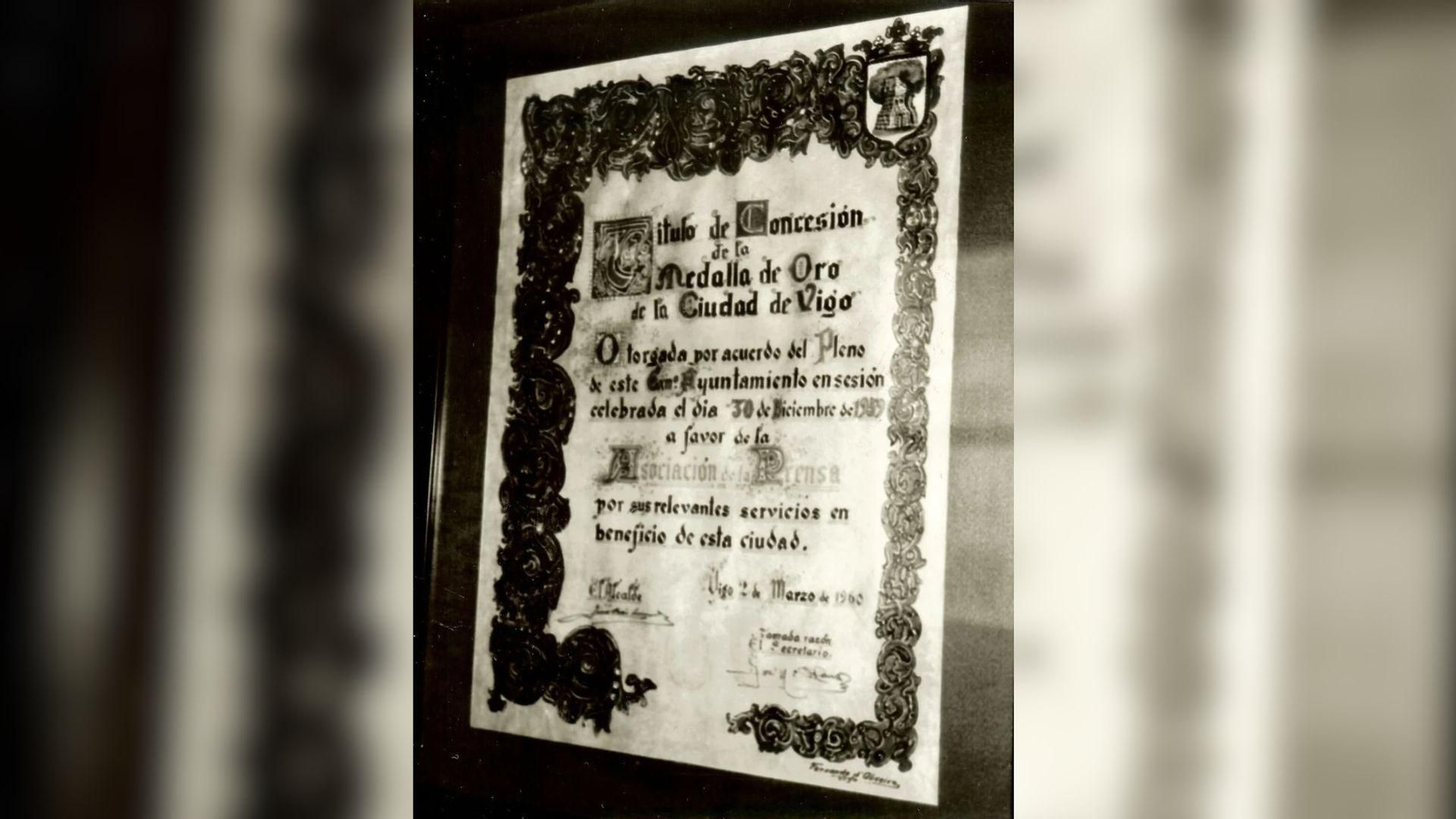Pergamino de la Medalla de Oro de Vigo.