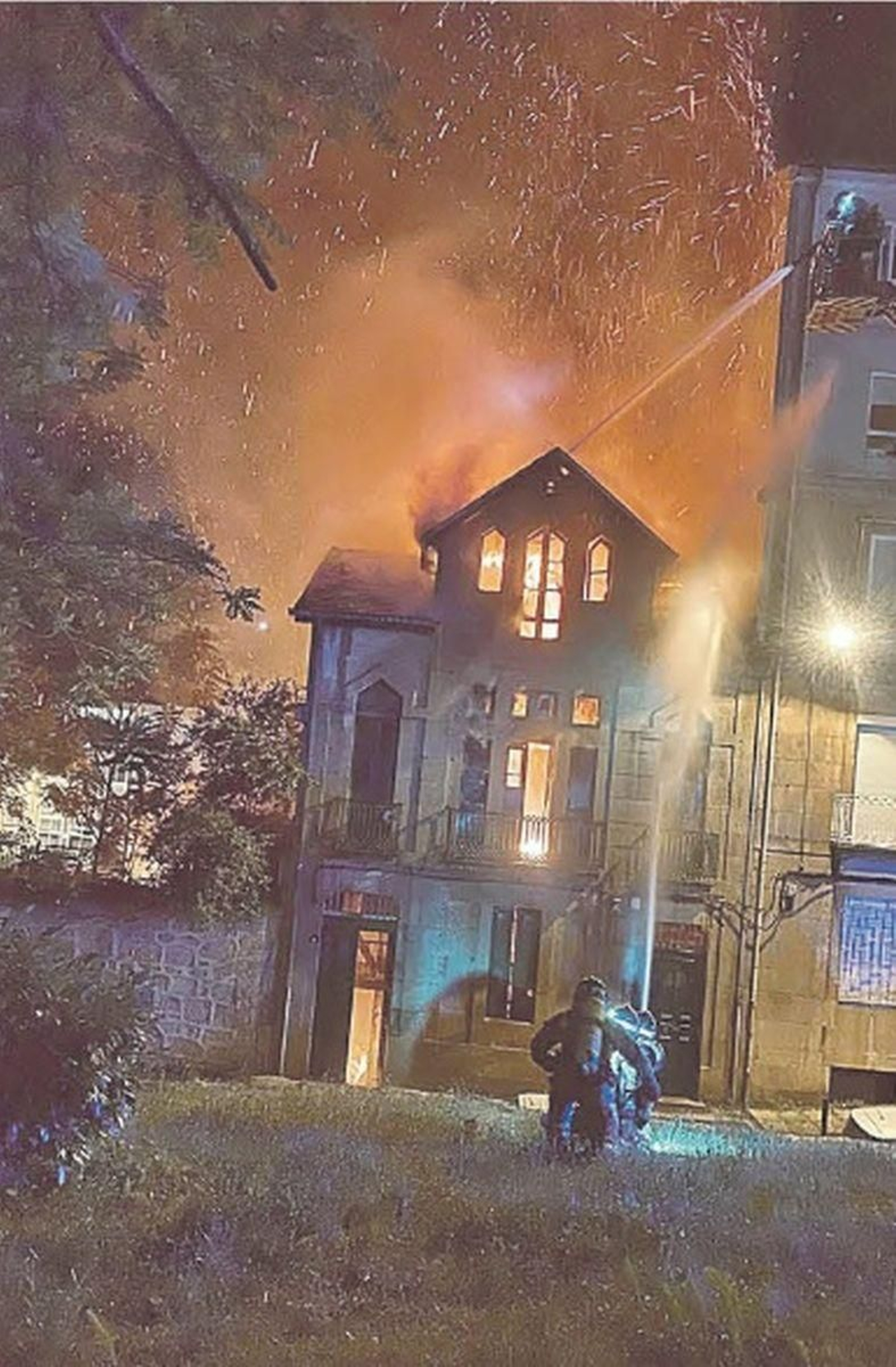 Incendio en la antigua Casa de Baños.