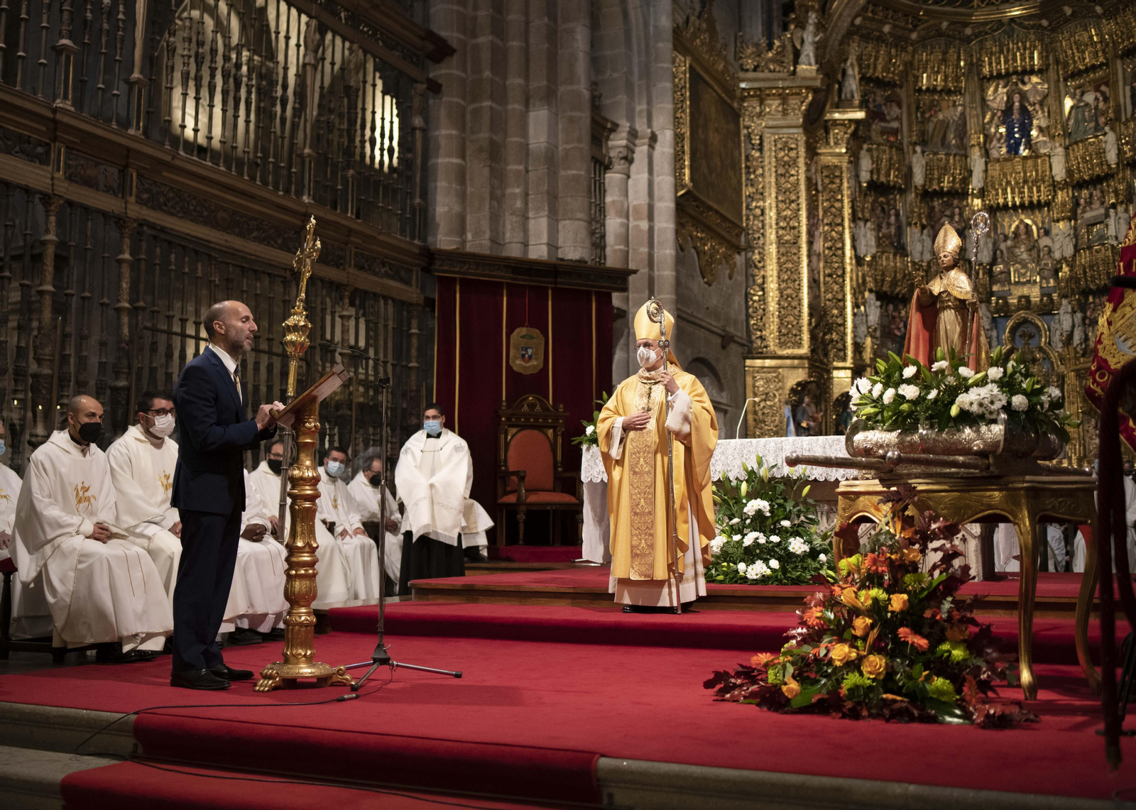 Procesión, misa y ofrenda en Ourense.