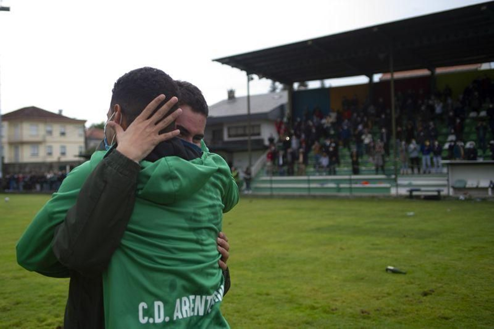 El Arenteiro celebra el ascenso a la Segunda Federación (MARTIÑO PINAL).