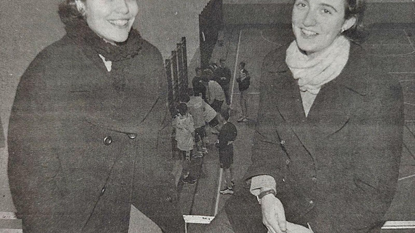 Ana Puga y Eva Iglesias, en la cancha de los Salesianos.