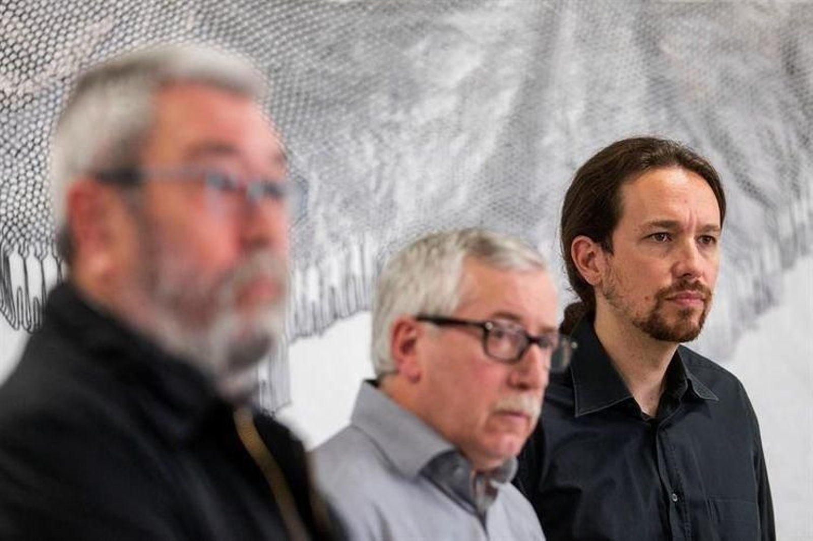El secretario general de Podemos, Pablo Iglesias, comparece con los líderes de los sindicatos UGT y CC.OO, Méndez y Fernández Toxo.