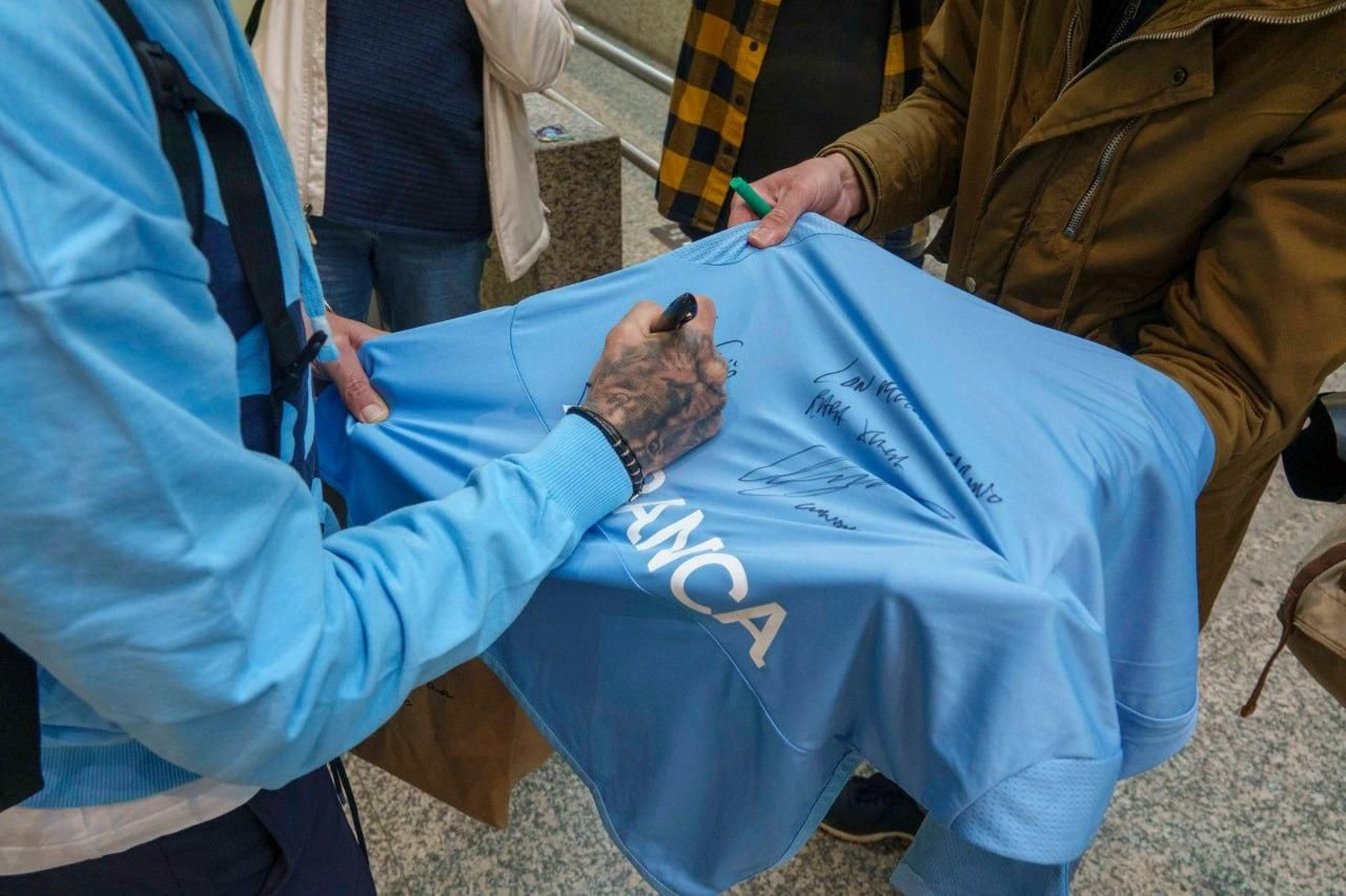 Galería | El Celta vive una intensa jornada en Friburgo antes del encuentro europeo