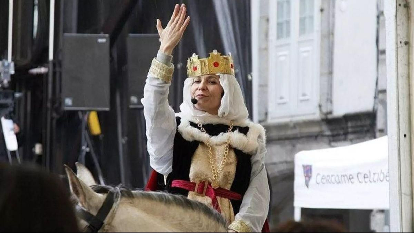 Doña Vrraca llega al castillo a caballo en la edición del año pasado.
