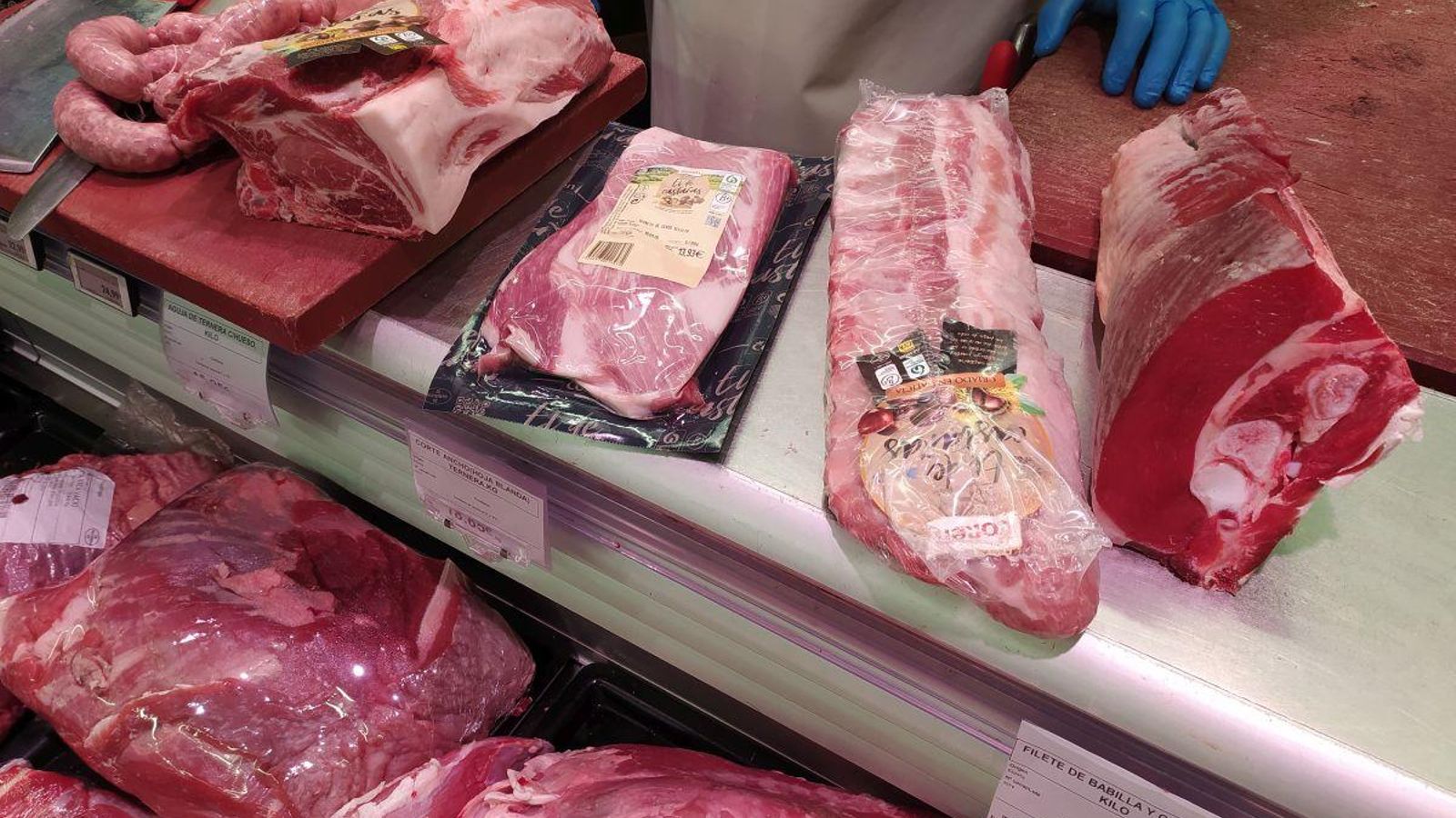 La carnicería es la sección con menos productos foráneos, de momento.