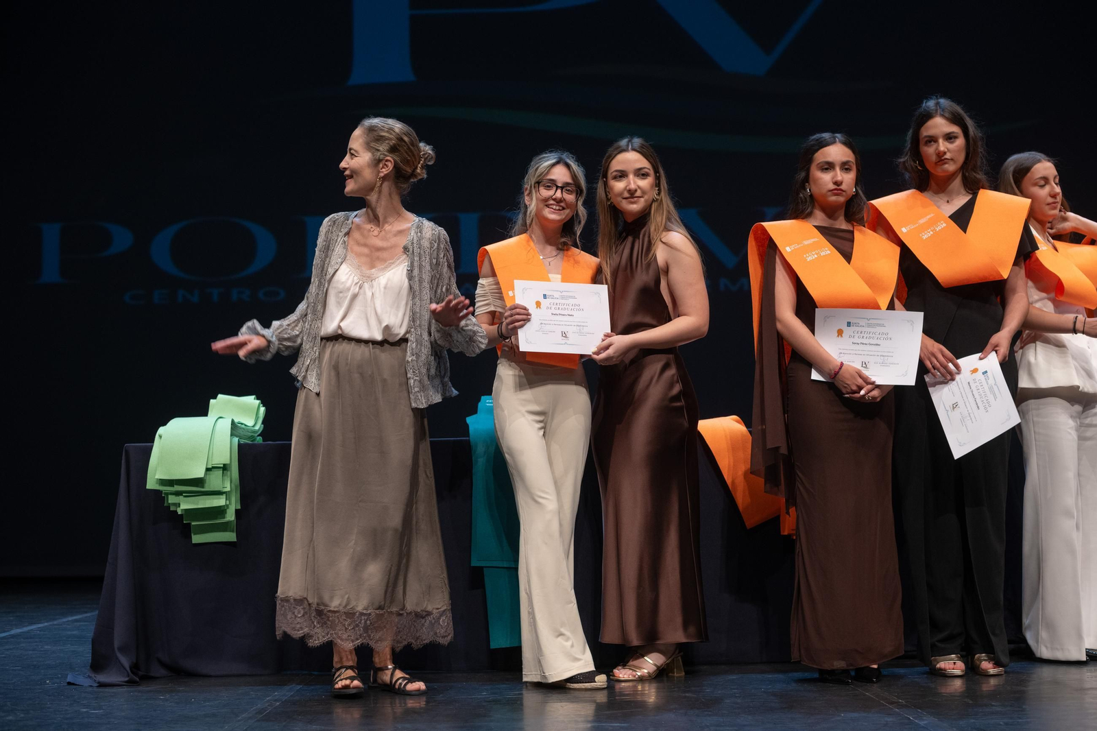 Galería |  Los alumnos del CIFP Portovello celebran su graduación