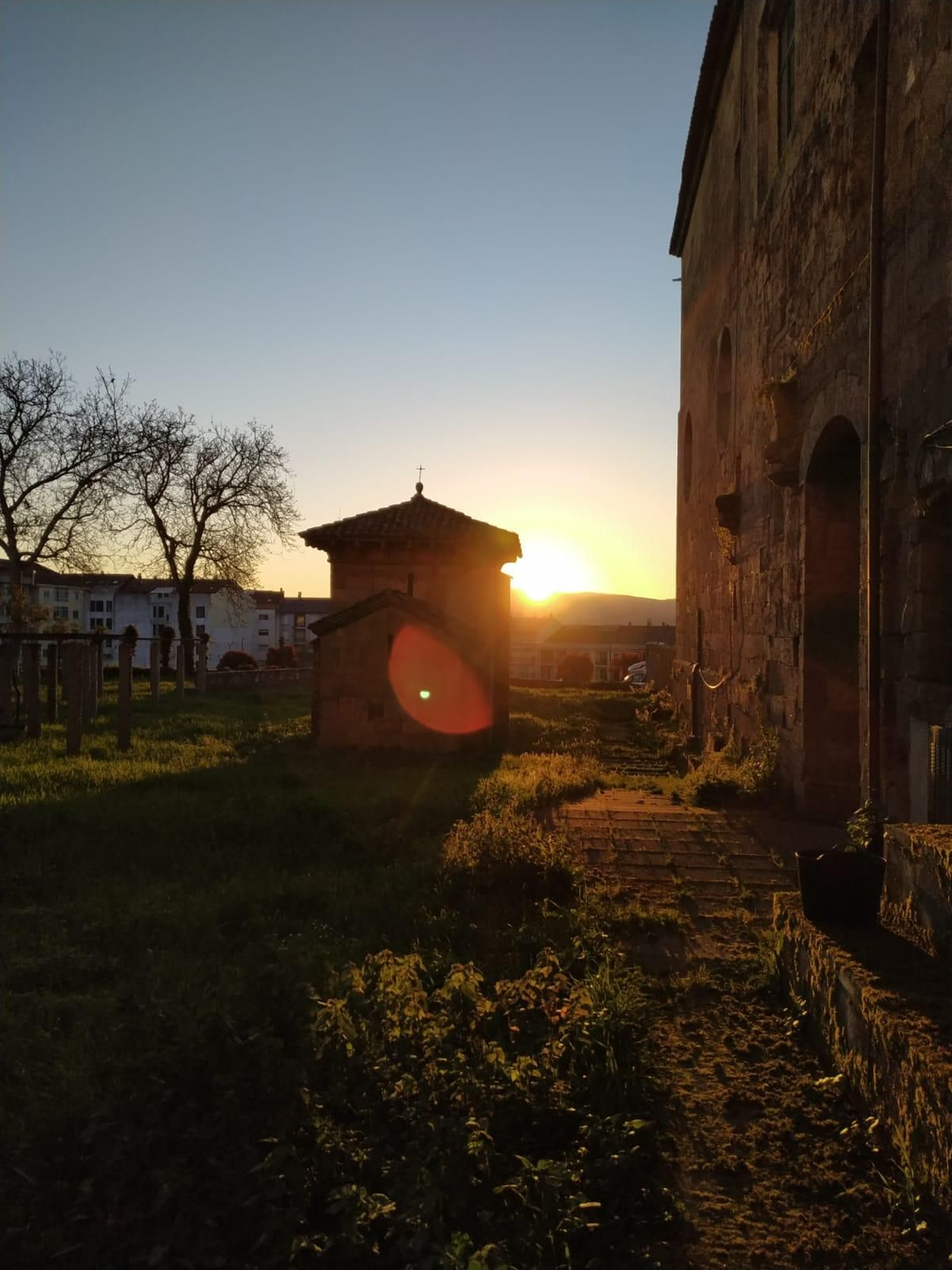 Equinoccio de primavera en la capilla de San Miguel de Celanova