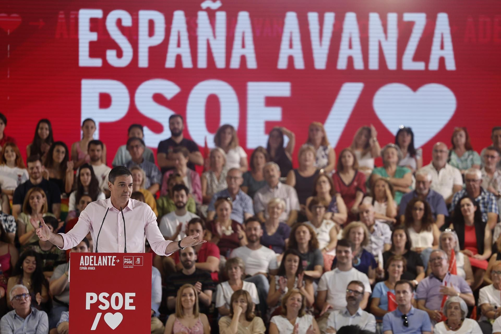 GALERÍA | Las fotos de la "pegada de carteles" de la campaña electoral ...