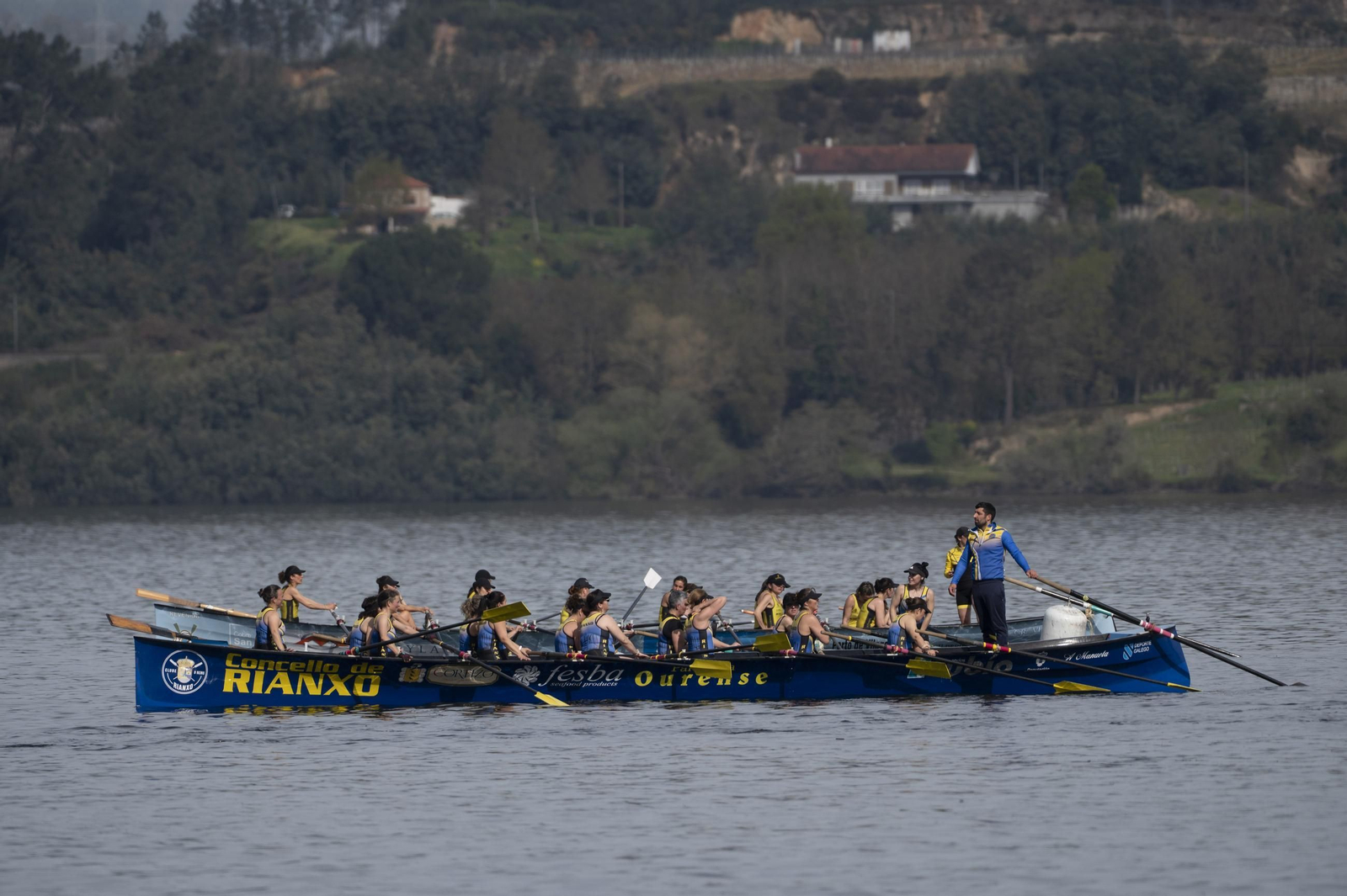 Galería | Las traineras conquistan y brillan en Castrelo de Miño