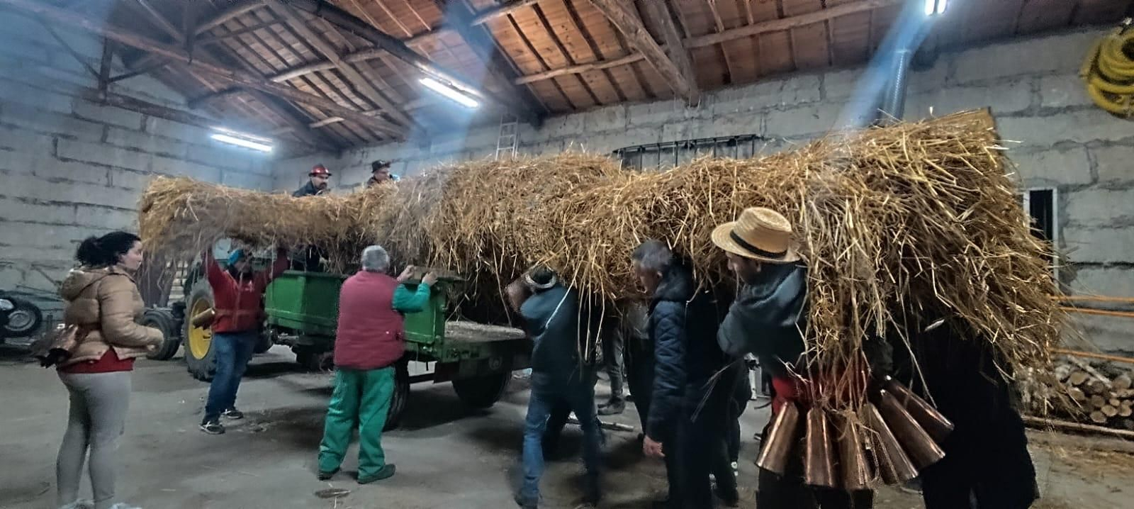 Galería | A veciñanza da Xironda constrúe o seu Entroido dende a colectividade