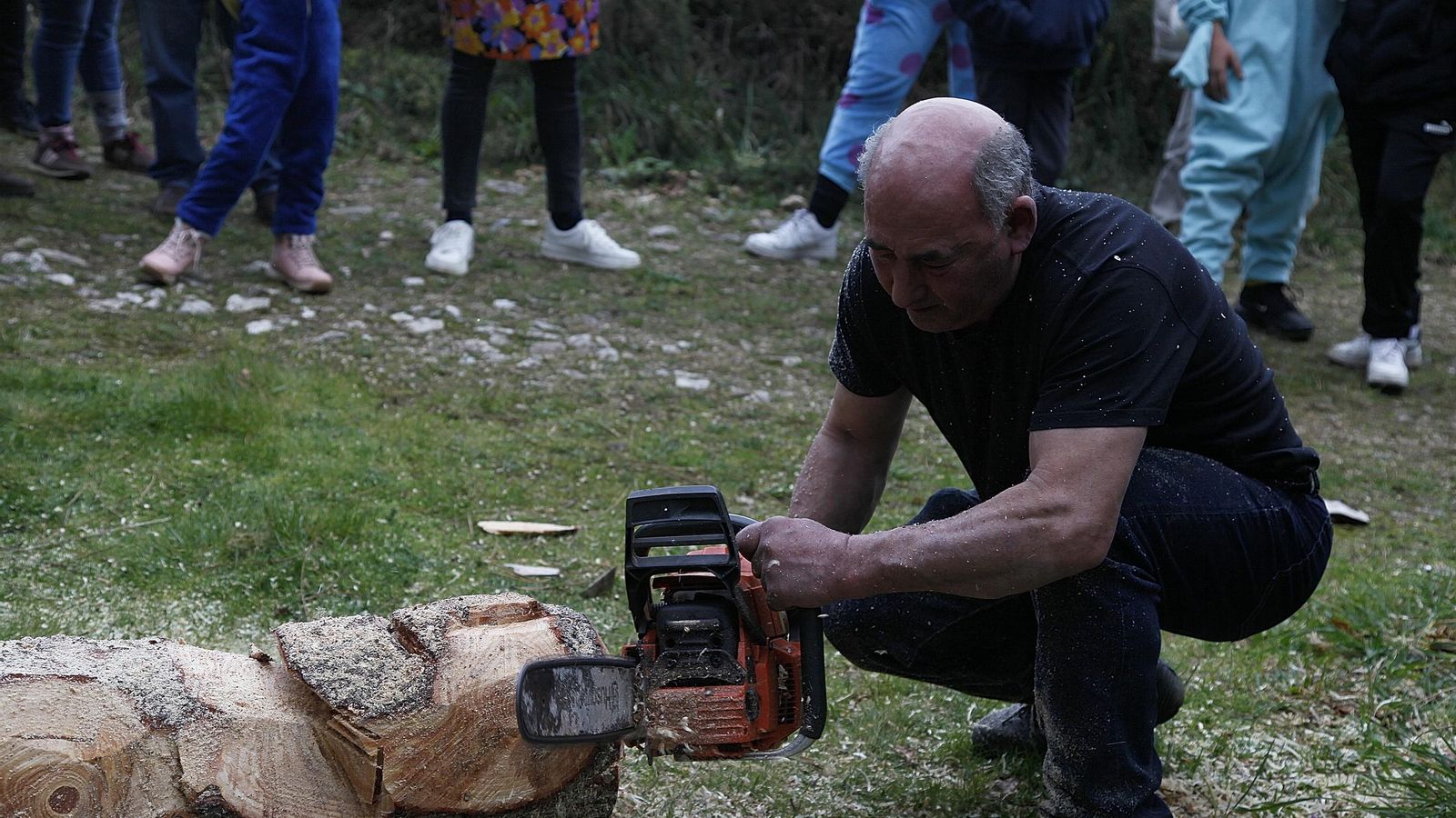 Galería | As Teixugueiras ya tienen a su meco de este Entroido