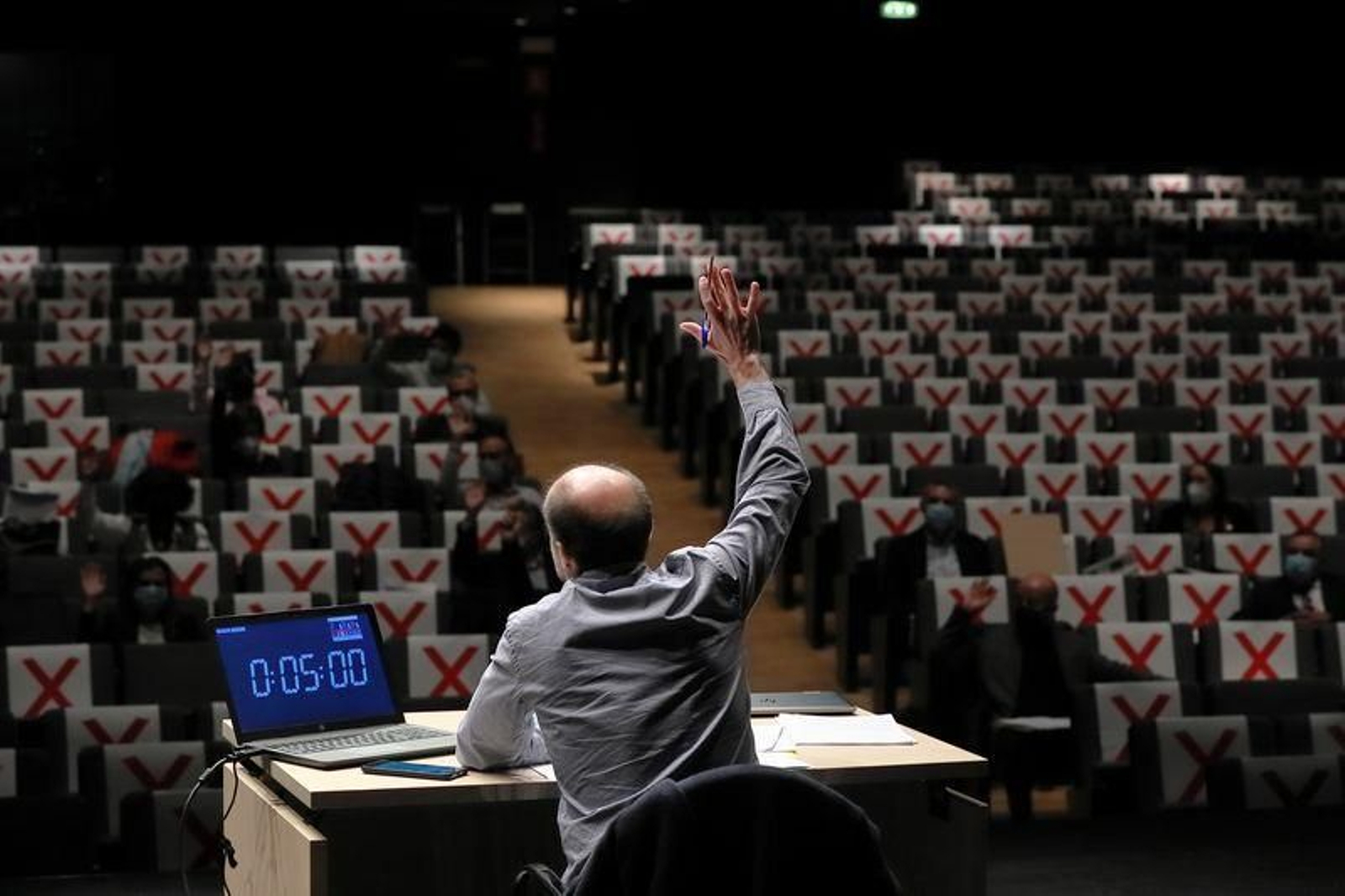 Jácome, junto al cronómetro de los plenos. (FOTO: José Paz)