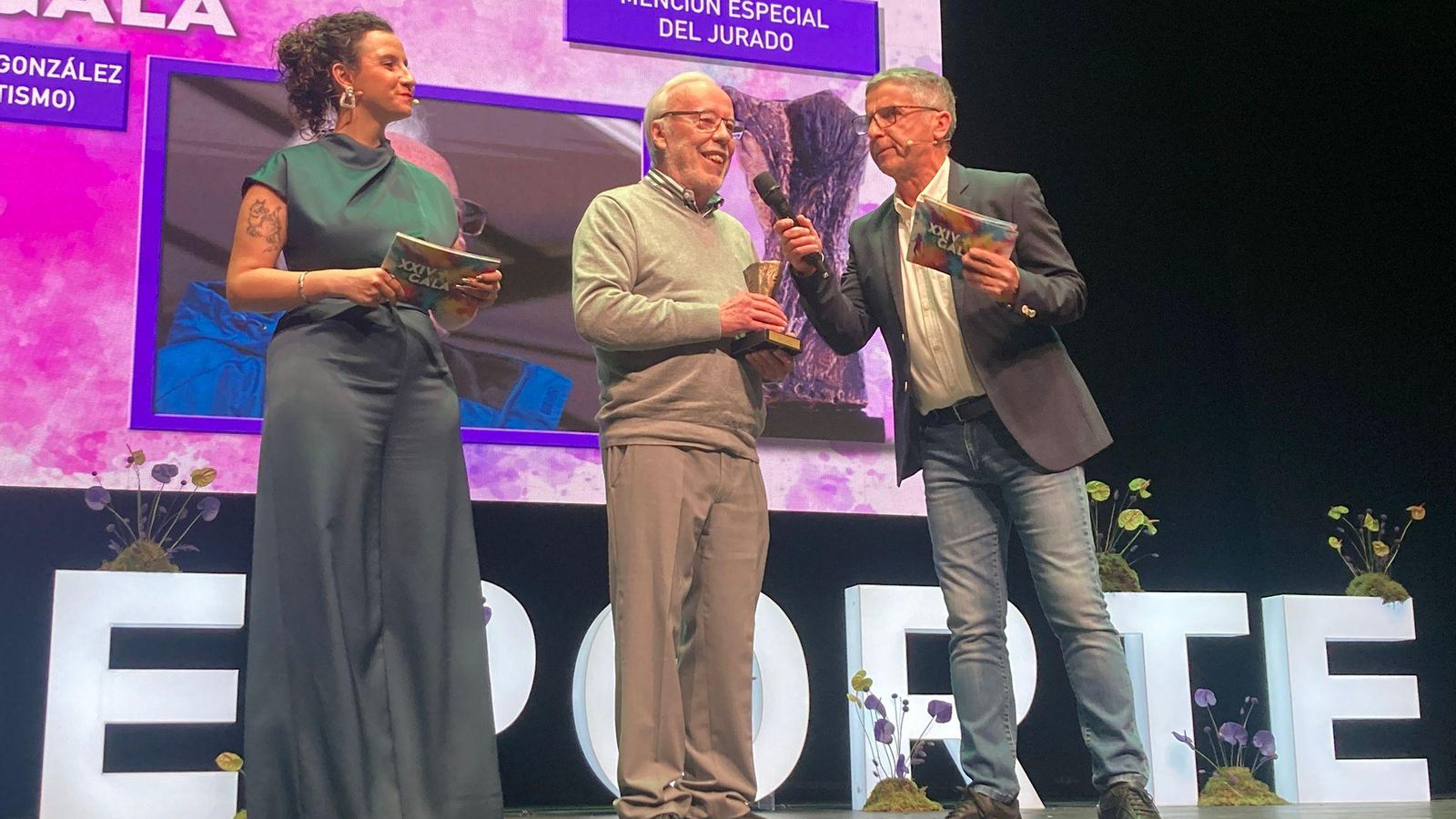 Germán González, mención especial