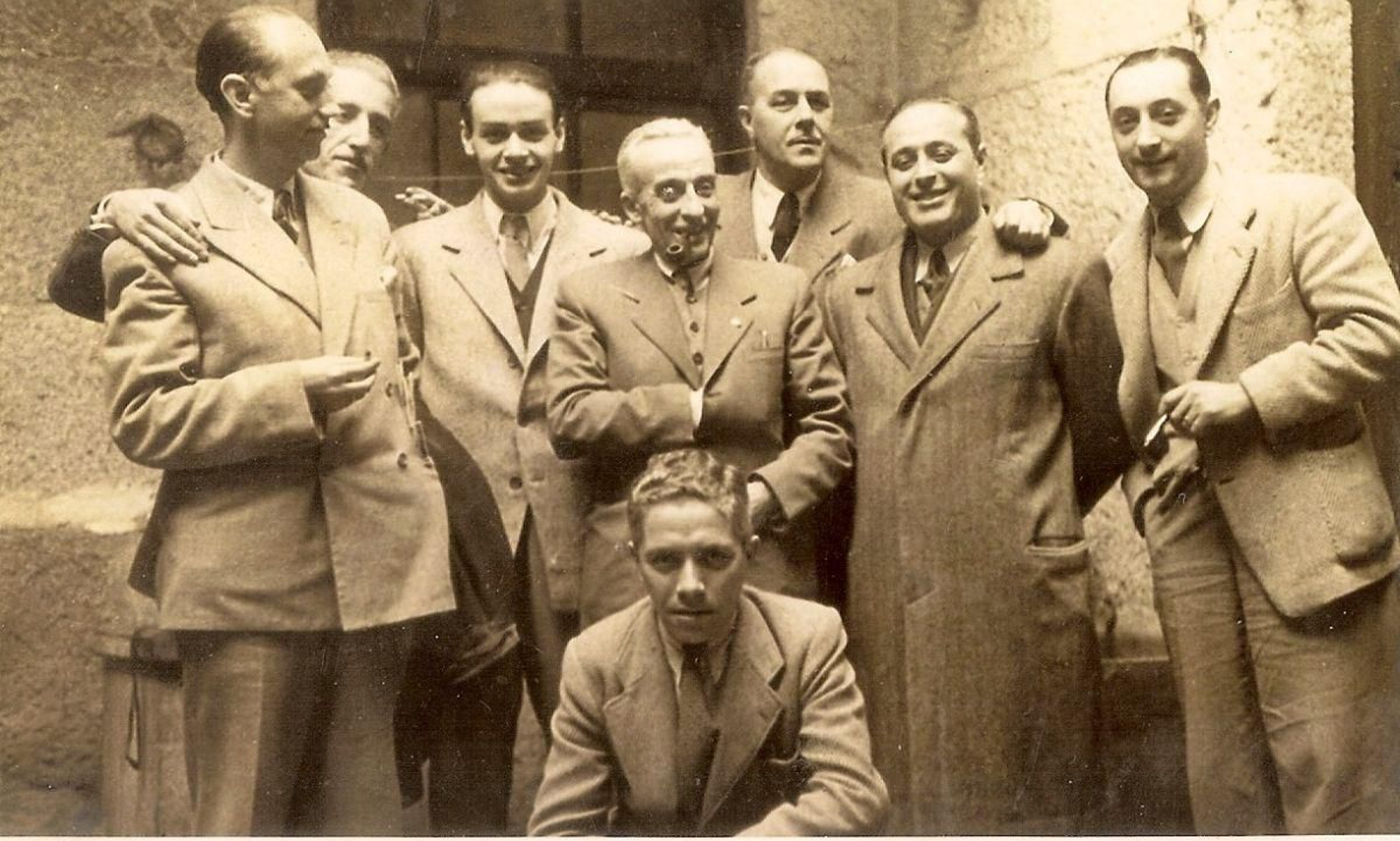 Rey Alar, segundo por la derecha.
