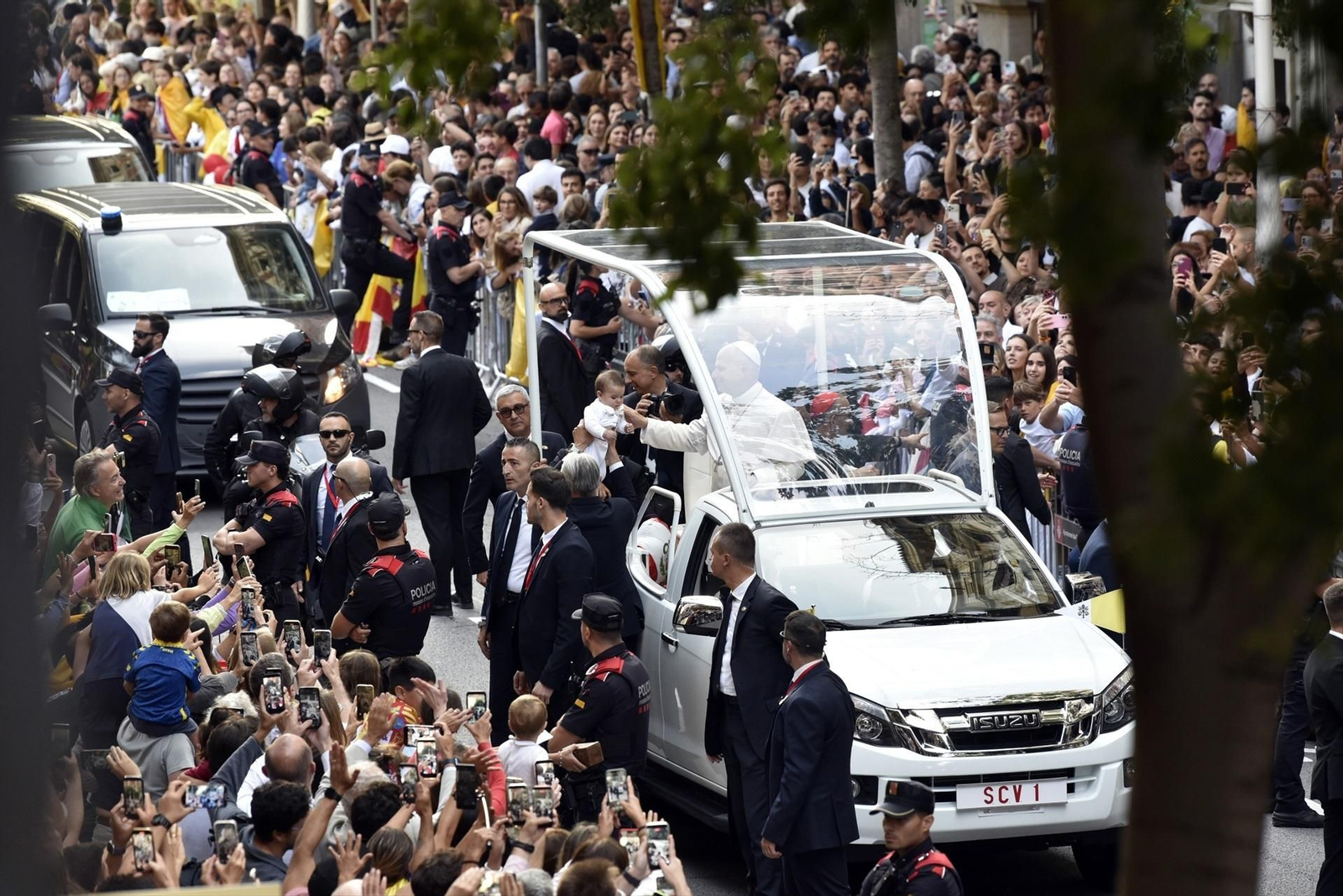 Galería | El papa León XIV se despide de Barcelona: misa y bendición en la Sagrada Familia