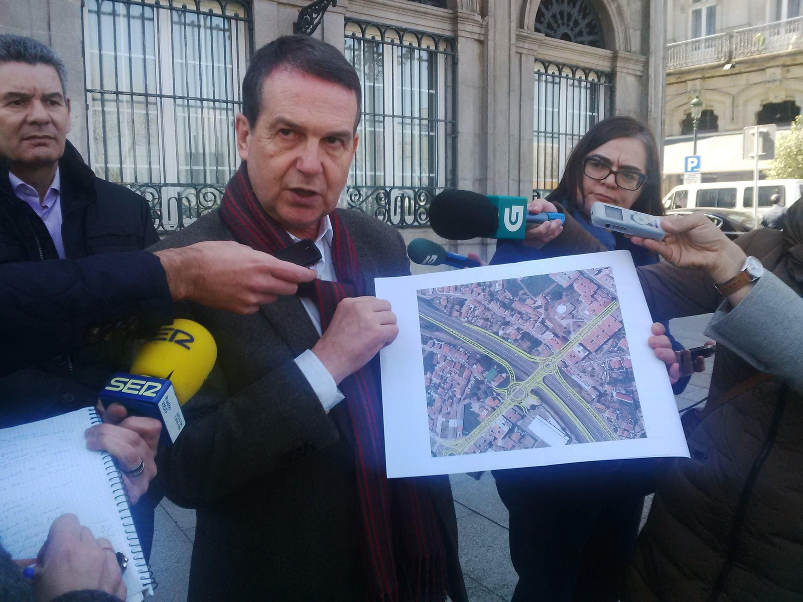 Caballero, ayer con el plano.