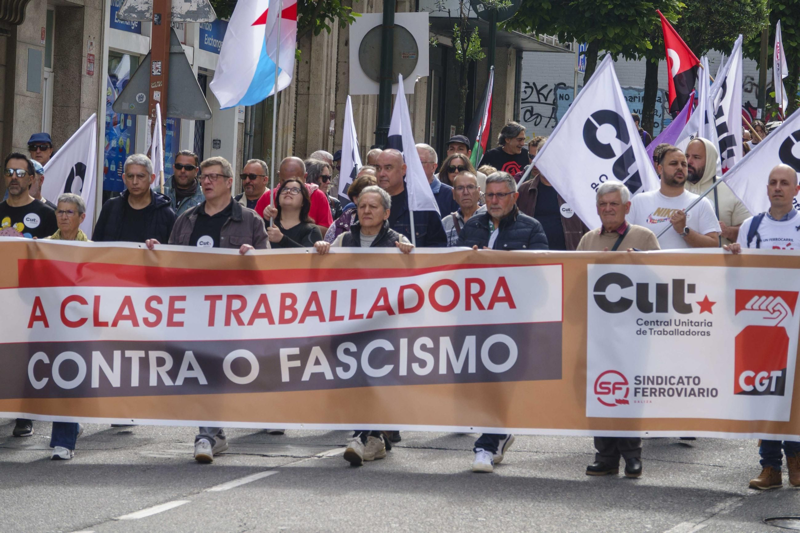 Galería | Jornada de reivindicaciones por el Día del Trabajador en Vigo