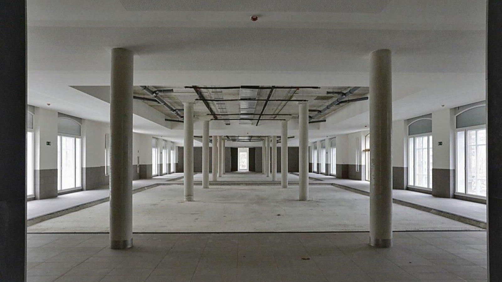 Interior de la Plaza de Abastos nº1 tras la reforma.