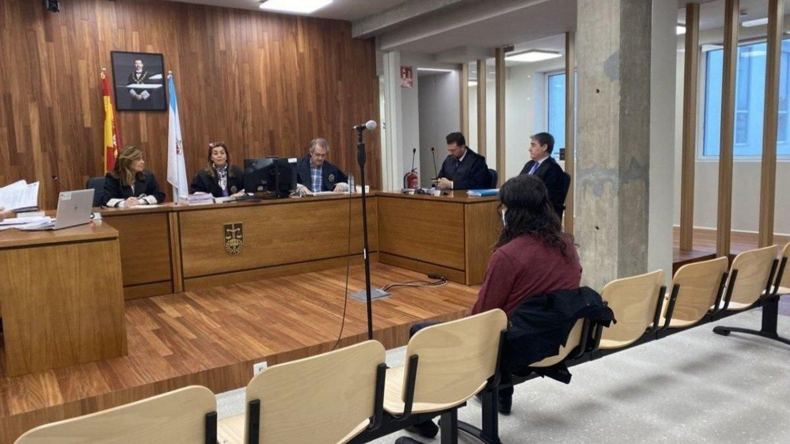 Juicio a un fisioterapeuta, que fue condenado hace unos días a un año de cárcel por un delito de abuso.