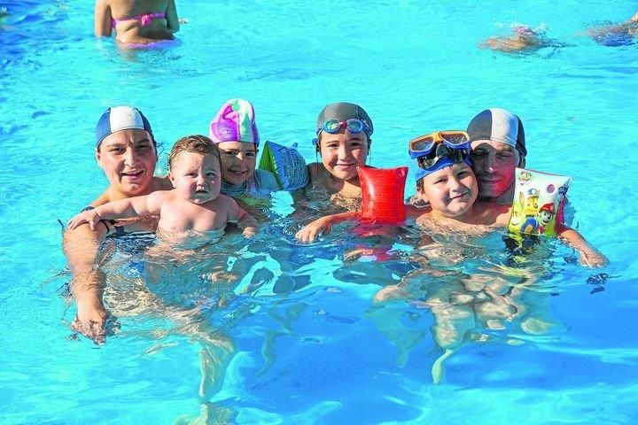 Nieves, Erica, Cira, Maya, Joel y Adolfo.