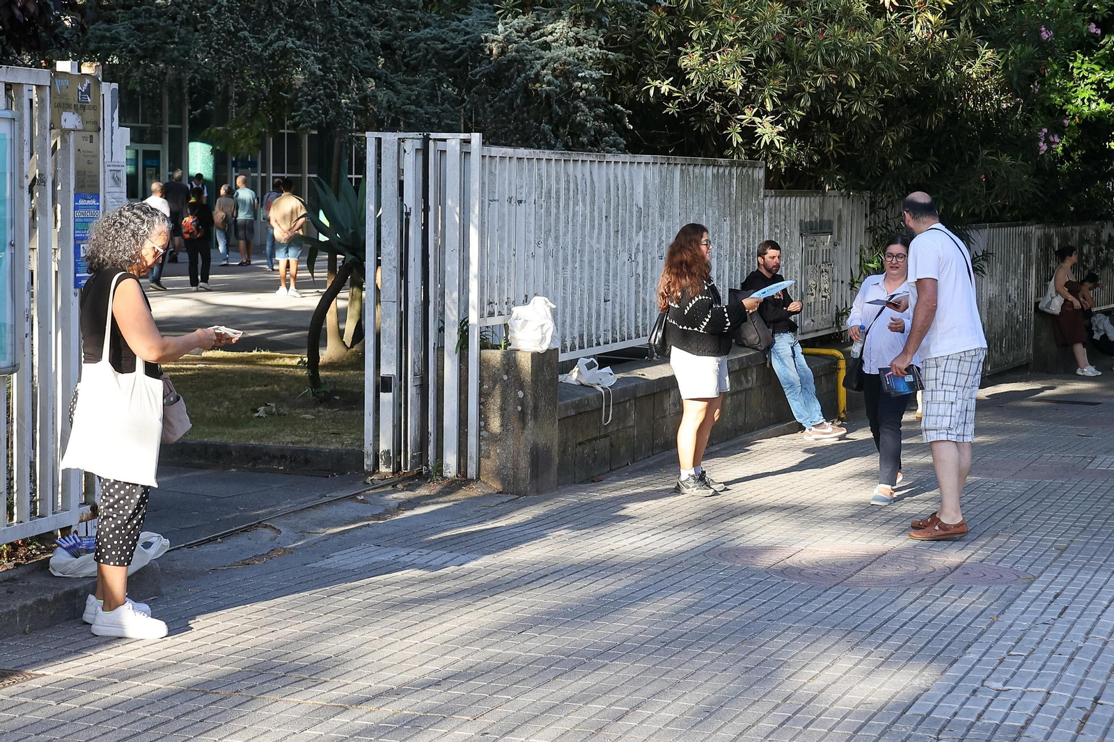 Galería | Más de 2.000 personas buscan plaza en las oposiciones de Educación en Vigo