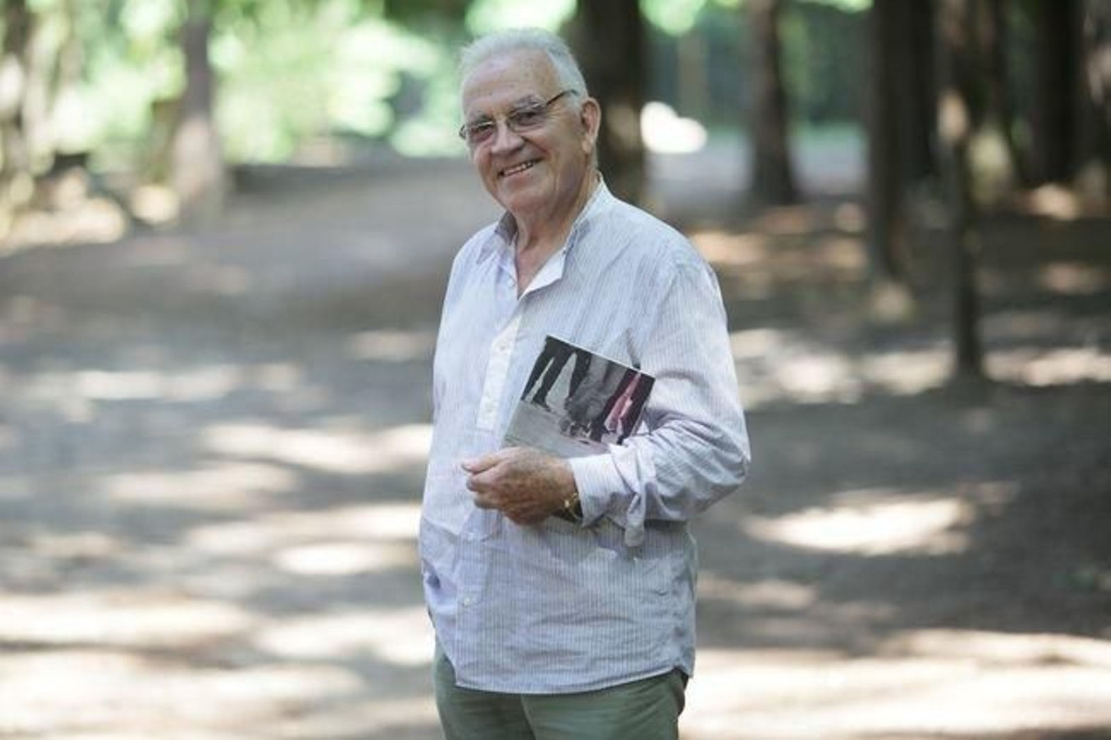 José Balboa Rodríguez, con su libro bajo el brazo.