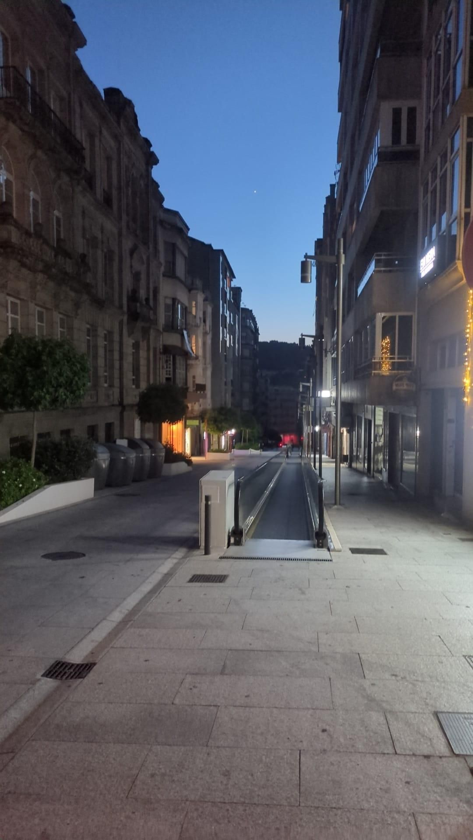 Galería | La ciudad de Ourense anocheció a oscuras en un nuevo apagón