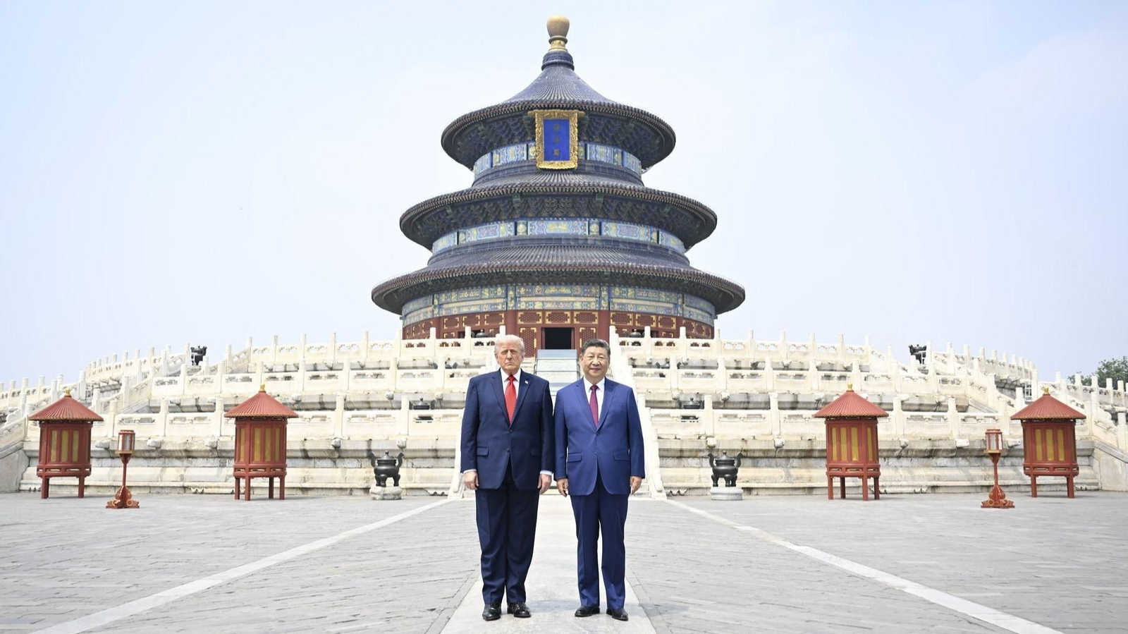 Xi Jinping y Trump, en el Templo del Cielo de Pekín.