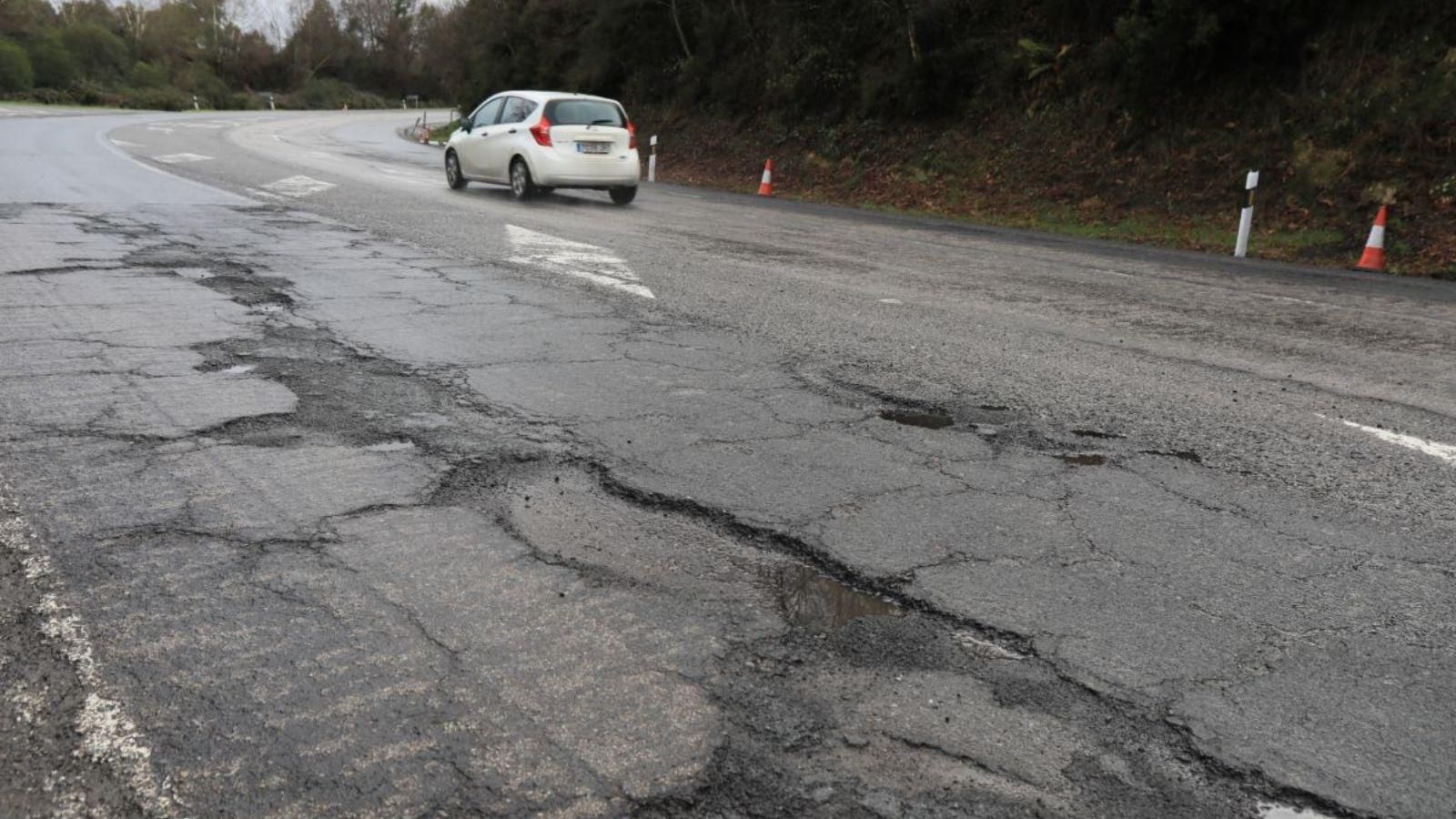 Se disparan los accidentes en la N-540 causados por el mal estado del firme