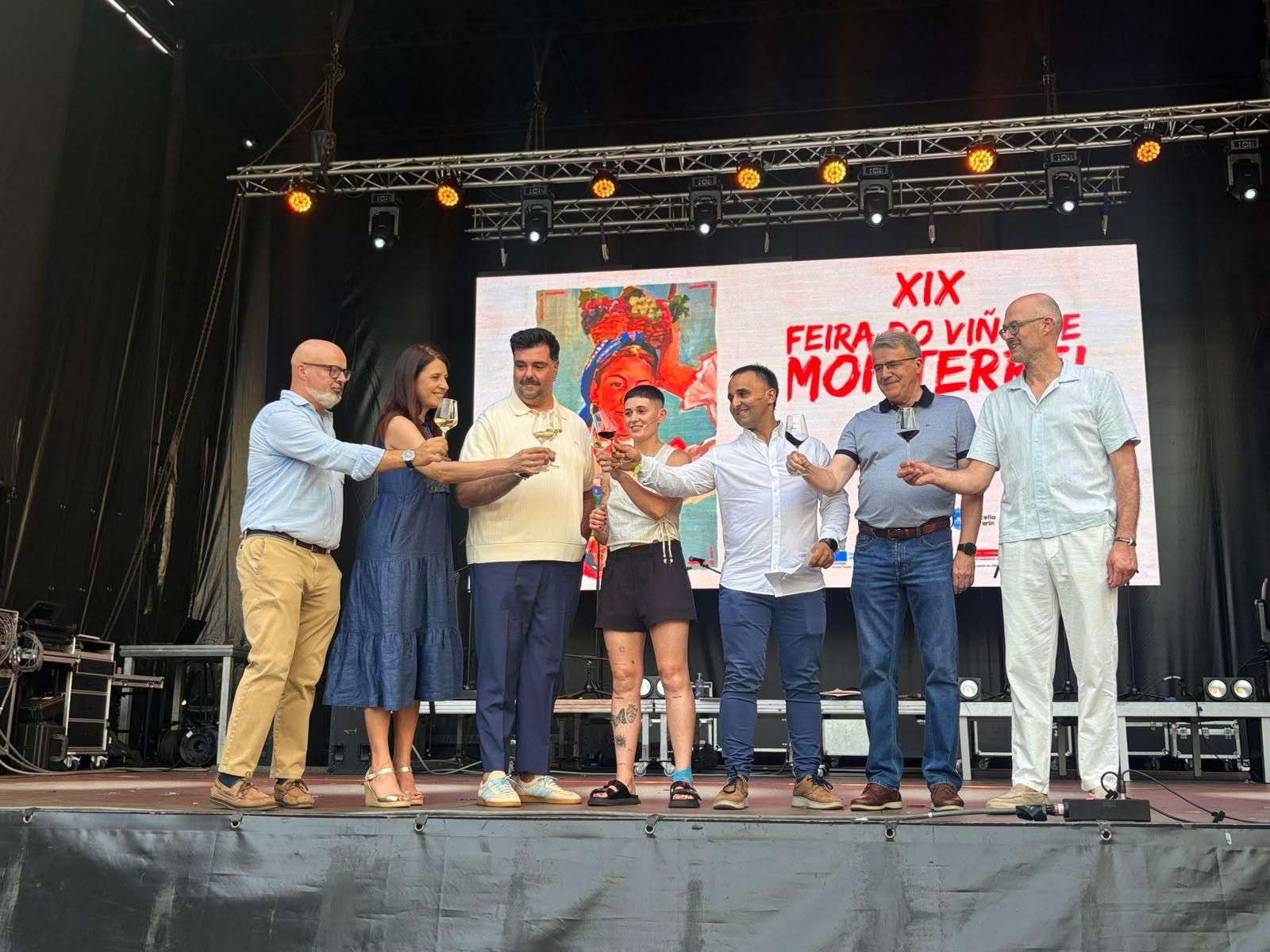 Galería | Brindis, música y tradición para inaugurar la Feria del Viño de Monterrei, en fotos