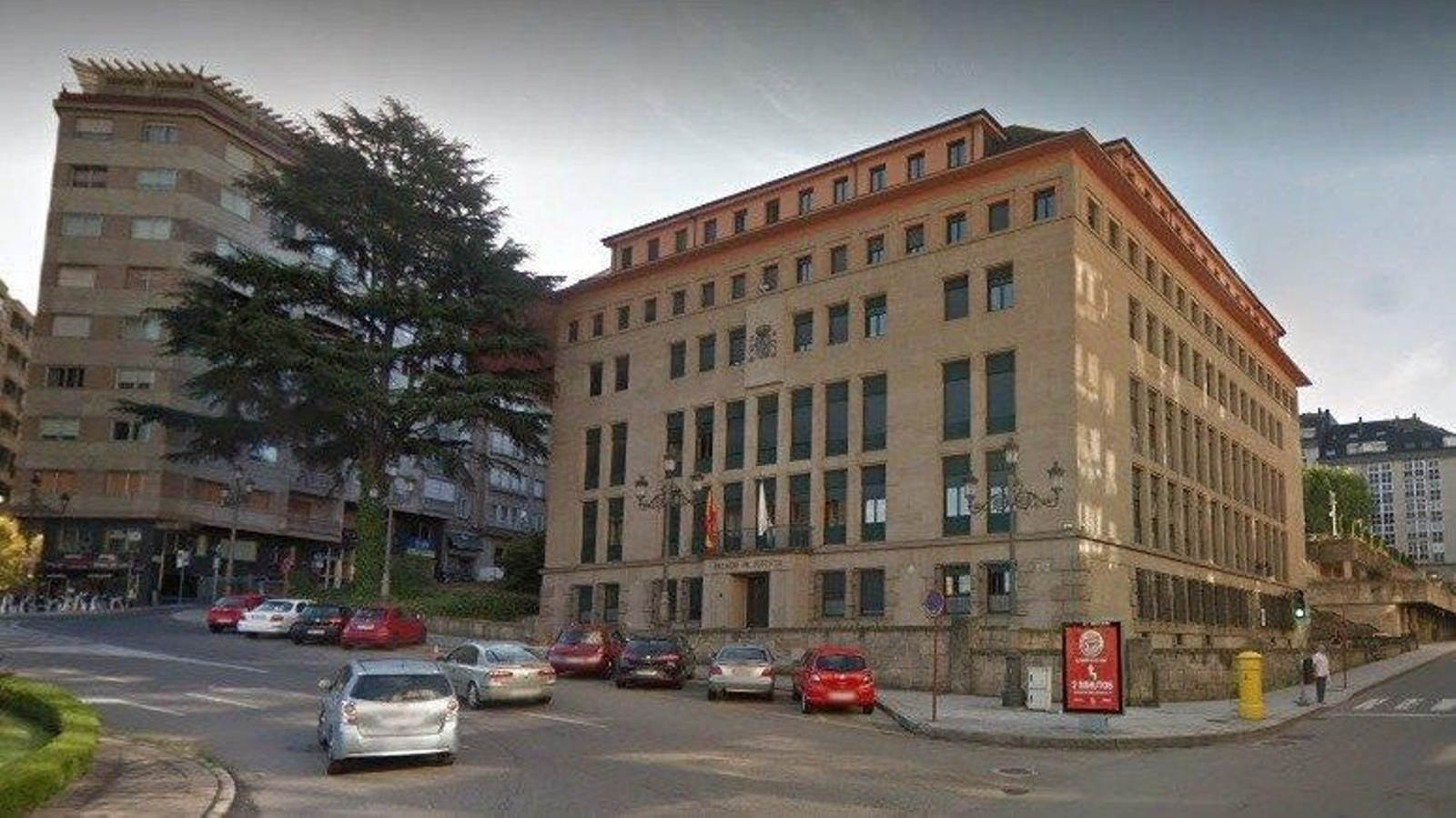 Vista exterior del Palacio de Justicia de Ourense.