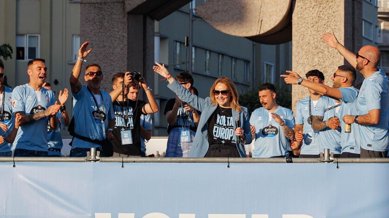 Galería | Fiesta celeste en Vigo por la vuelta del Celta a Europa