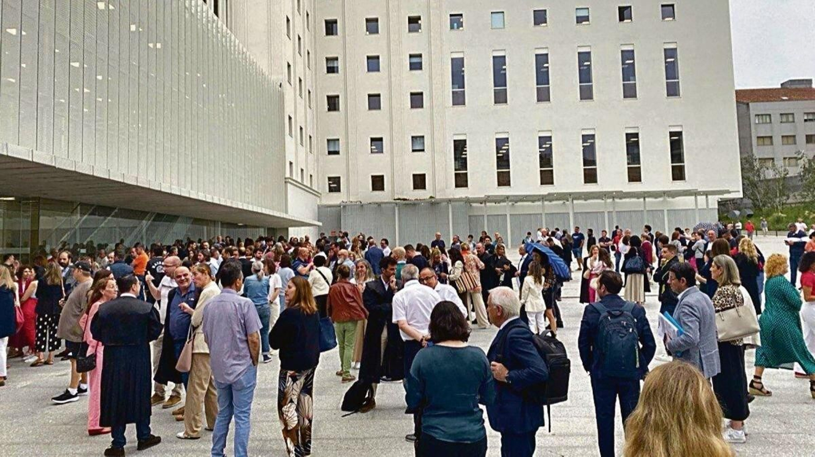 Imagen del desalojo en junio tras una falsa alarma.