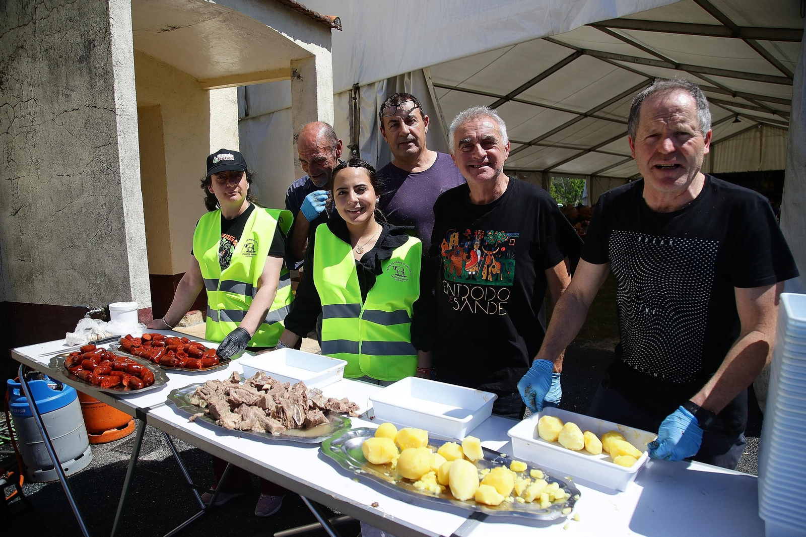 Galería | La “Festa da Carne ao Caldeiro” vuelve a conquistar Cartelle