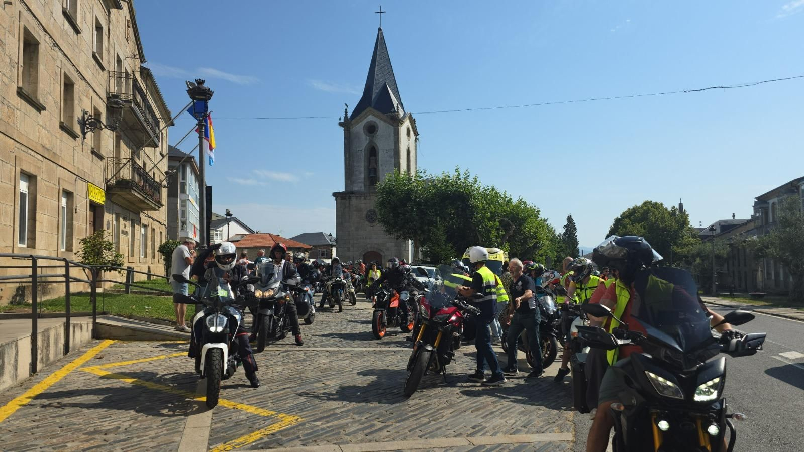 Galería | La XXI Concentración Mototurística reúne a cerca de 400 inscritos en A Pobra de Trives