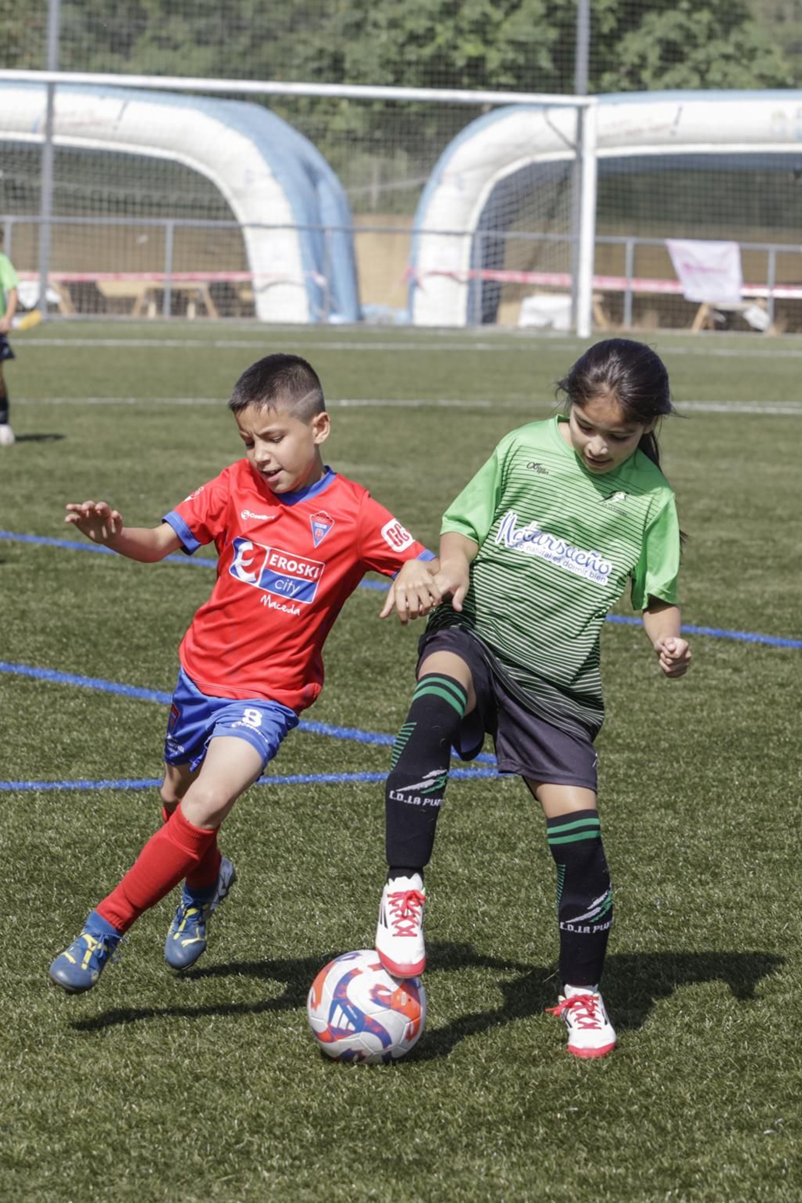 Galería | La base del fútbol ourensano se da cita en el Vila Maceda