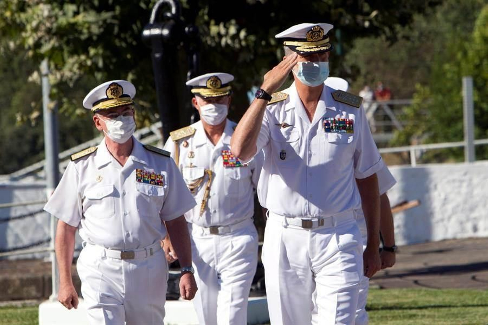 Tui recibe con aplausos al Rey en su visita a Comandancia Naval del Miño 15