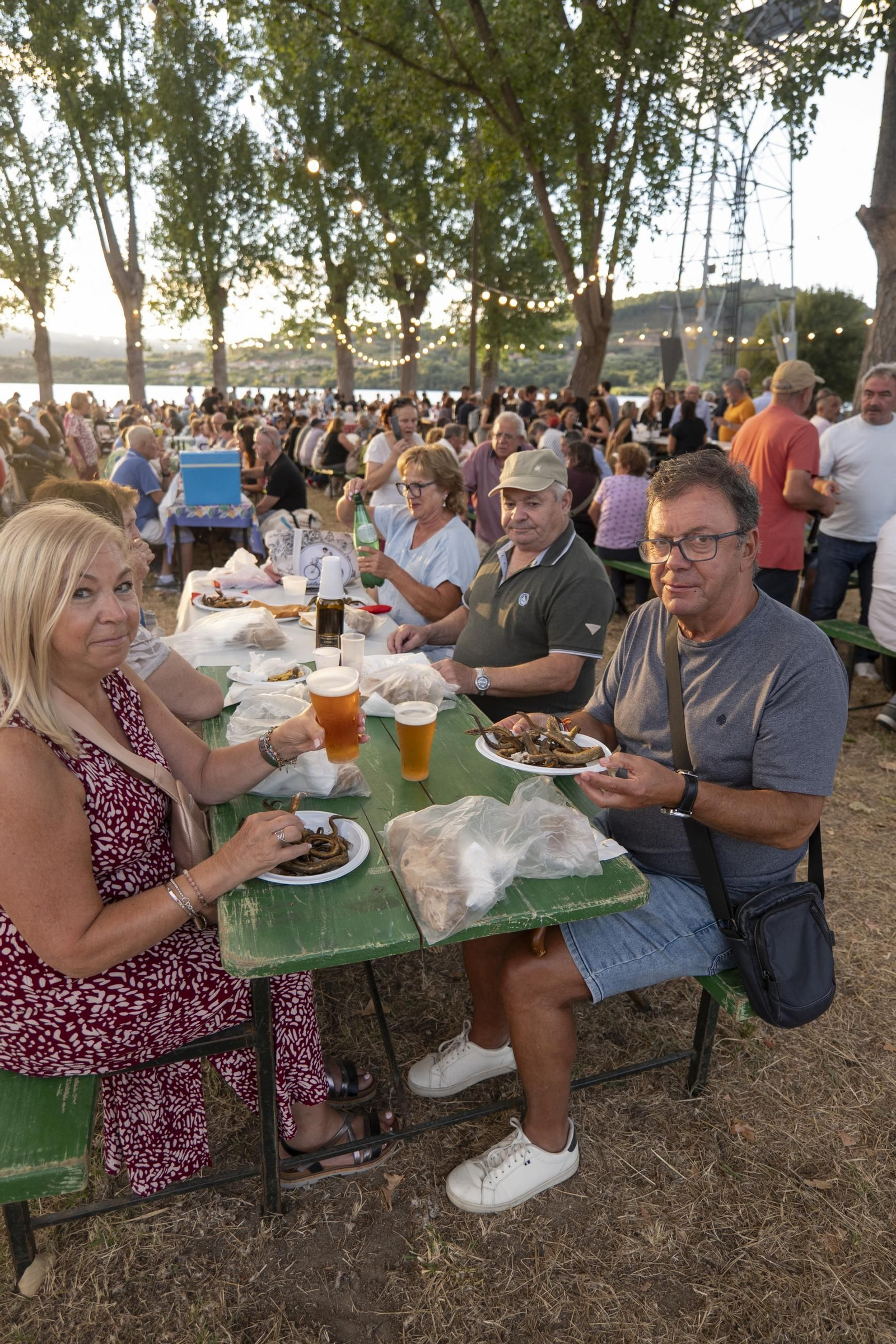 Galería | 700 kilos de sabor y anguilas para mantener viva la Festa da Anguía, en fotos