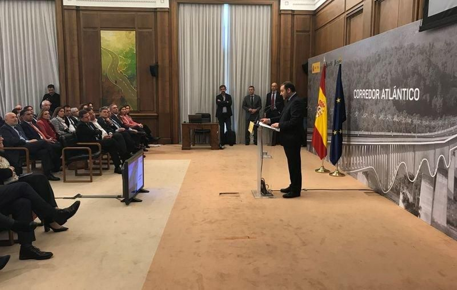 El ministro de Fomento, José Luis Ábalos, durante la presentación del Corredor Atlántico.