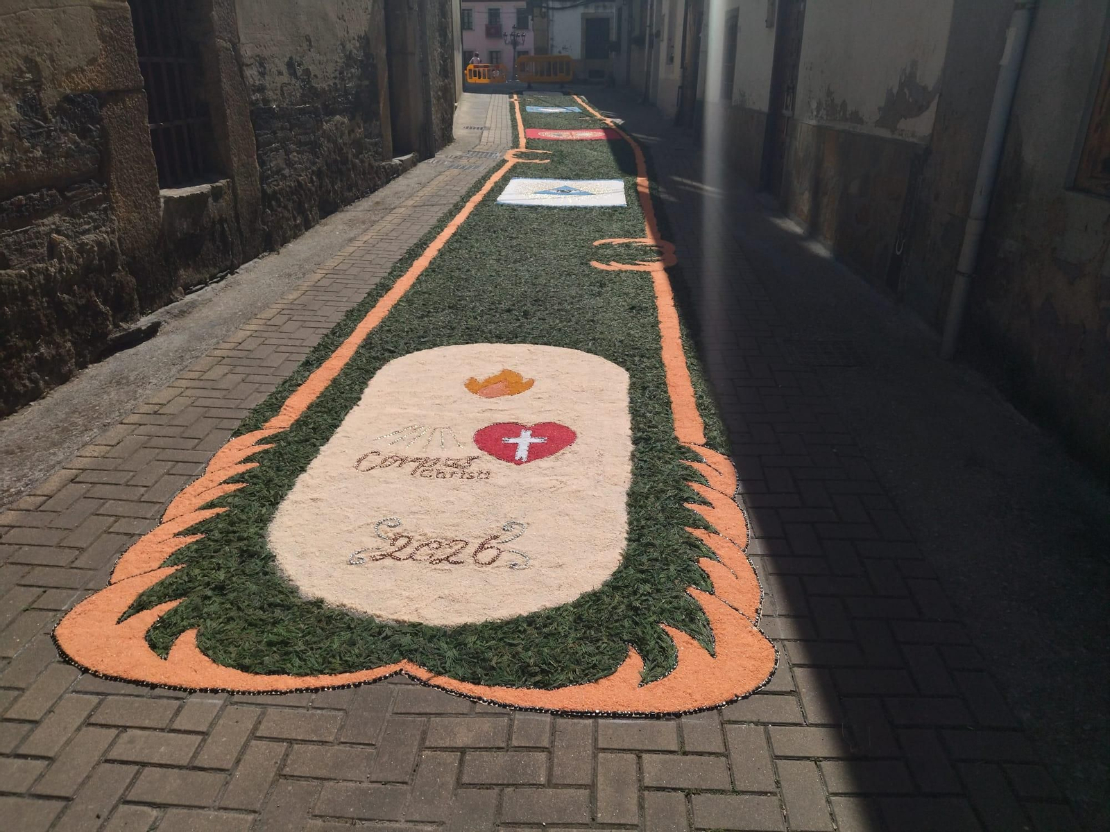 Alfombra floral por el Corpus Christi en A Pobra de Trives.